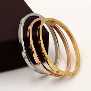 Classic Style Beautiful Lovers Bracelets Woman Bracelets Stainless Steel Bangles and Bangles Cubic Zirconia Golden Woman Jewelry Gifts