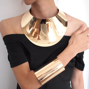 Make A Statement! Stand out with this FAB Large  Sculptural Collar Choker Necklace Diva Art Style Jewelry