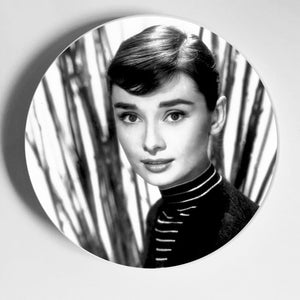 FABULOUS Audrey Hepburn Designer Decorative Art Wall Hanging Plates Bone China Europe Figure Porcelain Birthday Gift Room Home Decor Collectible Plate