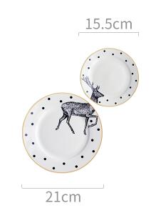 Happy & Whimsical Design animal design round bone china plate tableware set of 2 ceramic dinner plate  zebra giraffe wolf elk 2 pcs 6 and 8 inch